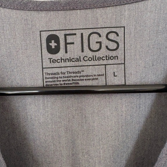 Figs Scrub Set - Heather GrayTechnical V-Neck Top with Pants - Picture 2 of 12
